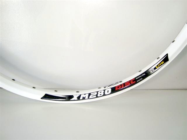 LLANTA 26 - 36 HOYOS DISC BULL BLANCA S/HOJETILLOS